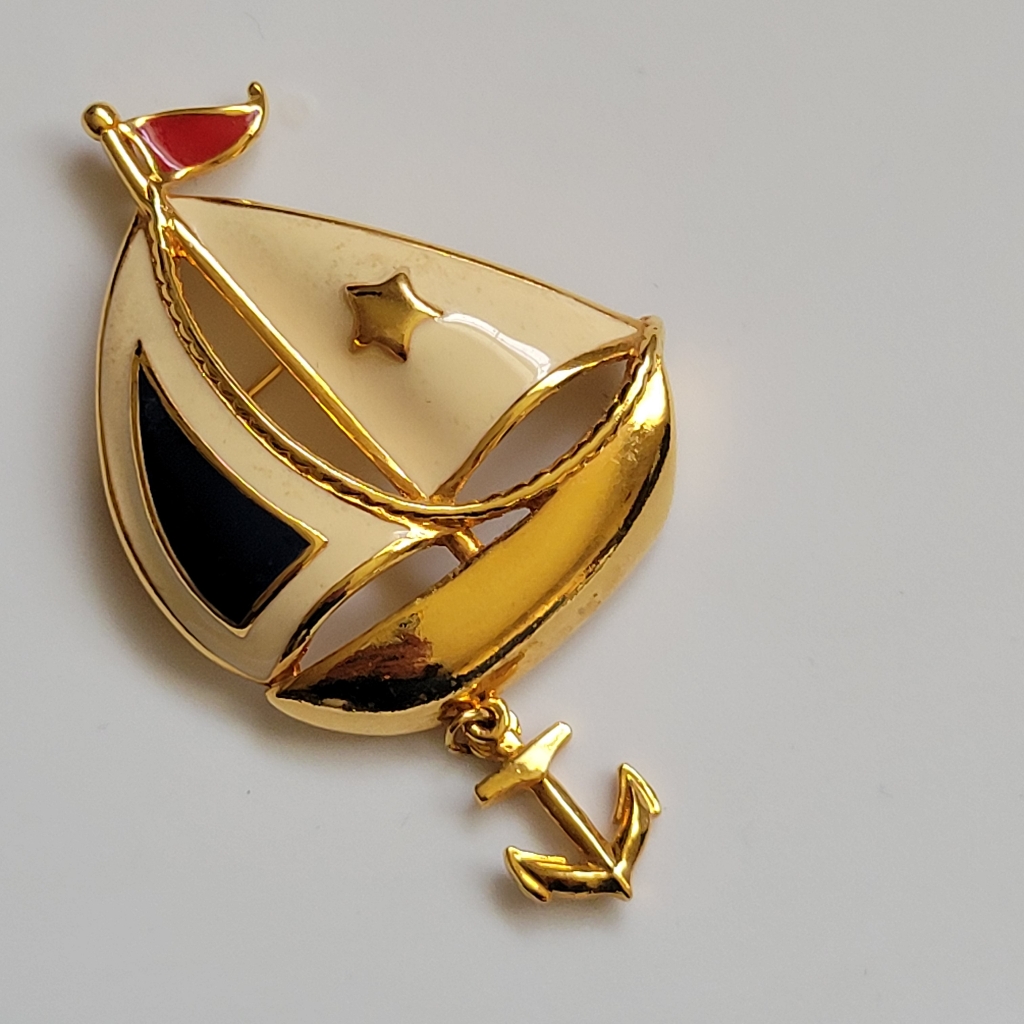 Vintage Avon Nautical Patriotic Enamel Sailboat Brooch